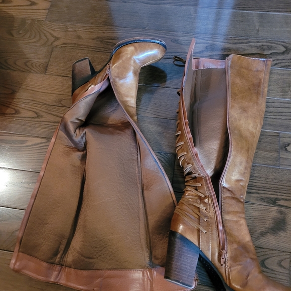 Boots, NWOT, never worn only tried on in house. Beautiful colour boots Size 6.5. - Picture 3 of 6